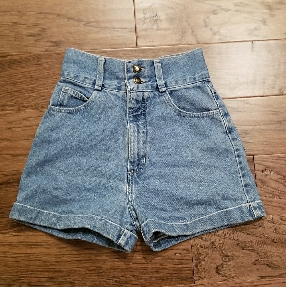VNTG Express mom shorts